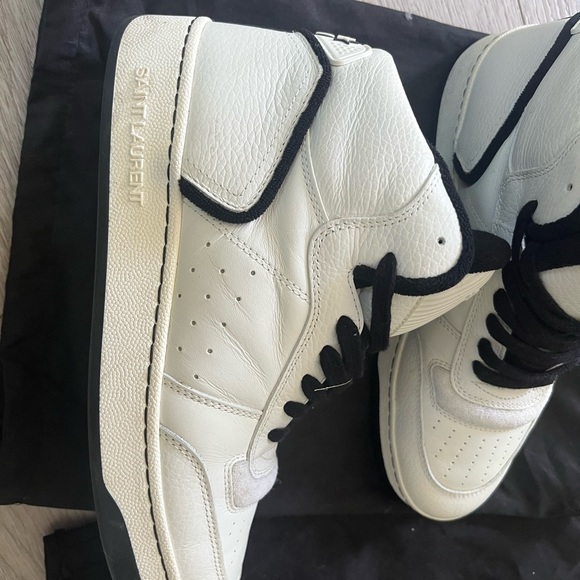 Saint Laurent Black and White High-Top Sneakers - Picture 5 of 7